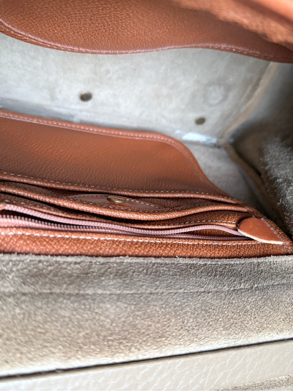 Vintage Dooney & Bourke Essex Flap Taupe Pebbled Leather Satchel with Tan Trim - Picture 8 of 10